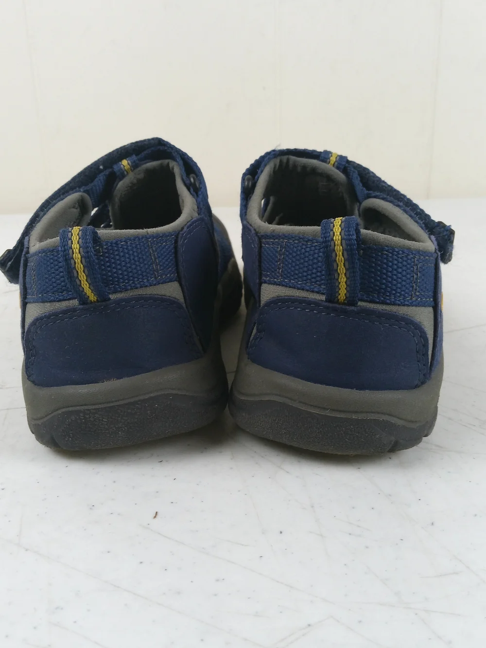 Keen Newport H2 Hiking Sandals Kids Size 3 Closed-Toe Adventure Outdoor